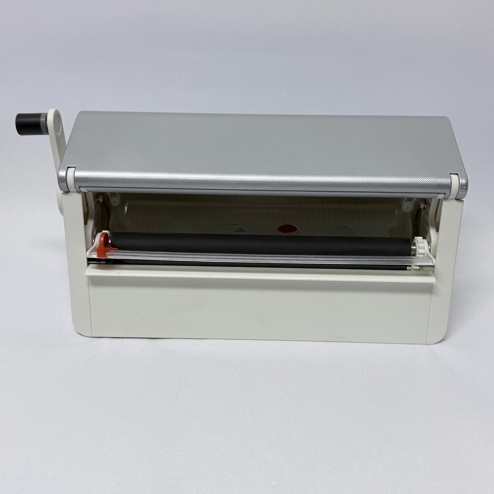 Xyron Creative Station 9" 5" Manual Sticker Maker Laminator Magnet Machine - Picture 7 of 16